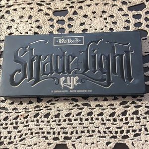 Kat Von D Shade + Light eyeshadow palette